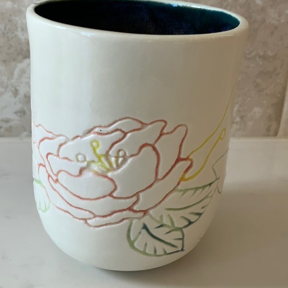 Line detail rose vase - Picture 5 of 6